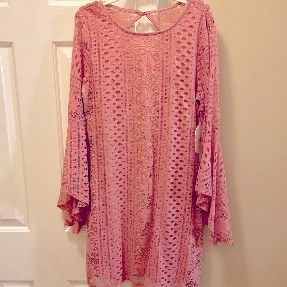 Bell-sleeve, keyhole-back lace mini dress